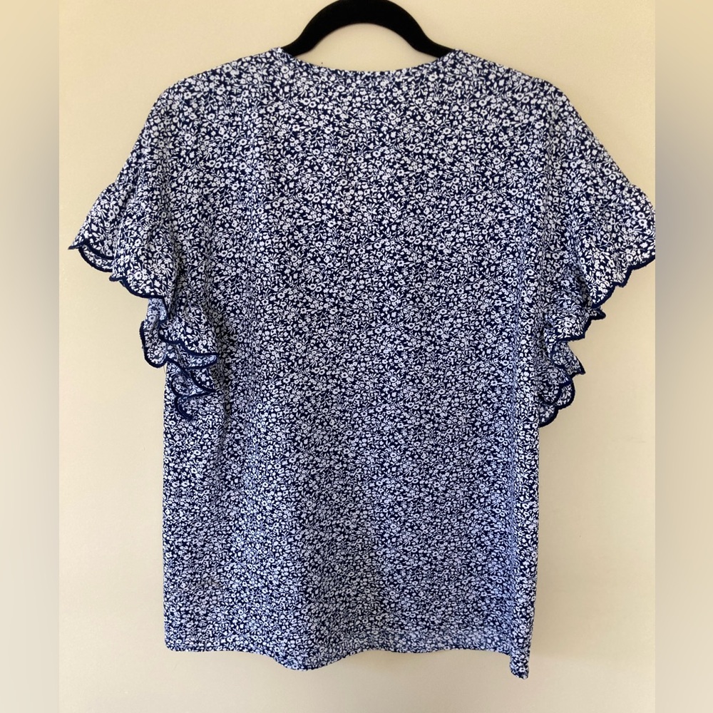 This is so sharp and comfortable in excellent condition